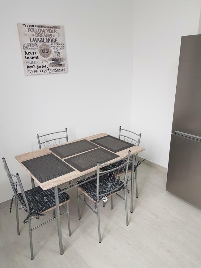 קונסטנצה Apartament Flo מראה חיצוני תמונה